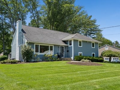 27 Shadowlawn Dr