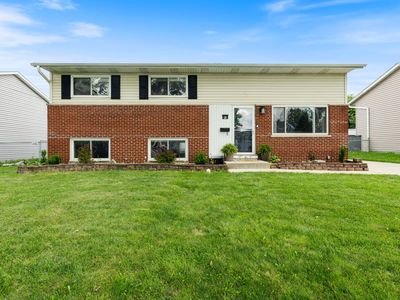 20 W Fullerton Ave