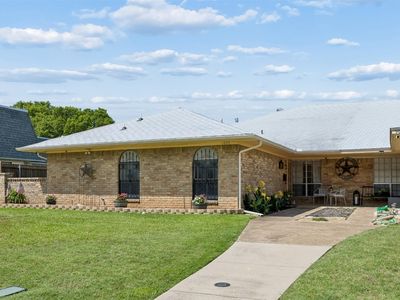 Property at 2903 Country Place Ct, Carrollton, TX