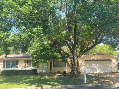 14 Connie Dr