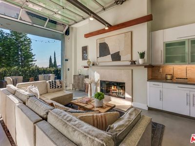1152 N La Cienega Blvd APT 201
