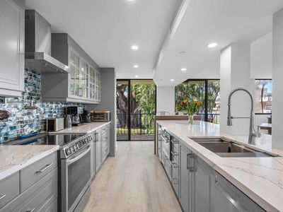 859 Jeffery 2020 Street #2020