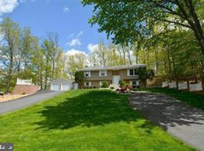 Property at 18324 Nob Hill Dr, Triangle, VA