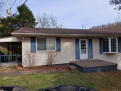 2044 Spring Valley Dr