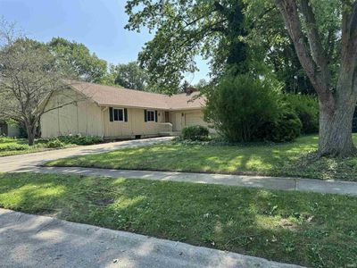 2707 W Woodbridge Dr