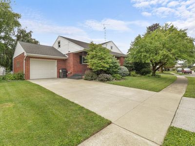 311 Albina Dr
