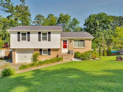 4056 E Freedom Cir