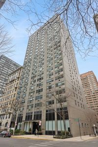 253 E Delaware Pl APT 21G
