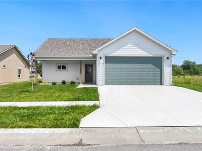 1301 NE White Oaks Ln