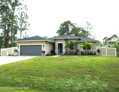 330 Vanguard St SE