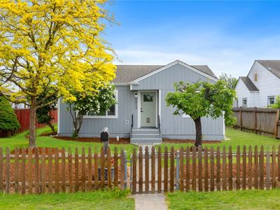 6823 S Clement Avenue