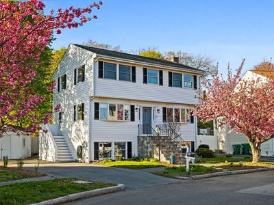 12 Mammola Way