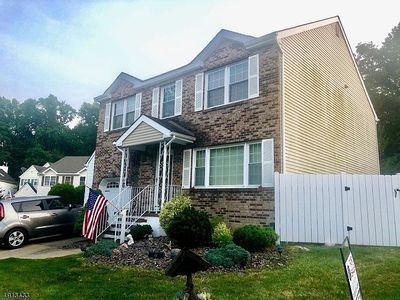 Property at 44 Oak Knoll Dr, Matawan, NJ
