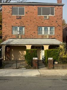 3315 Radcliff Ave