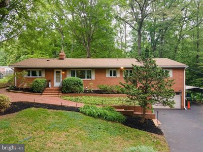 Property at 18309 Cabin Rd, Triangle, VA