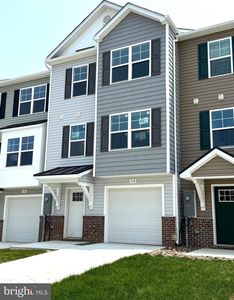 98 Moses Dr