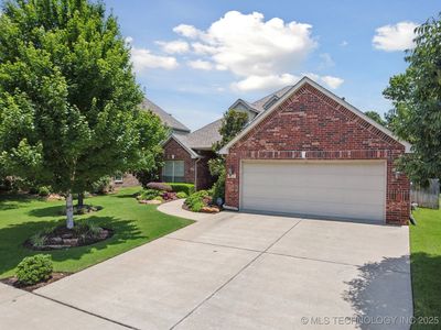 4205 N Narcissus Ave