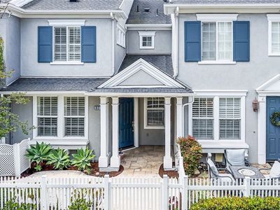 47 Strawflower St