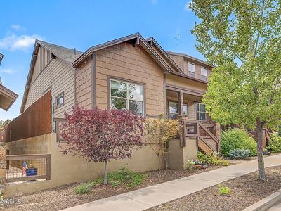 2856 W Presidio Dr