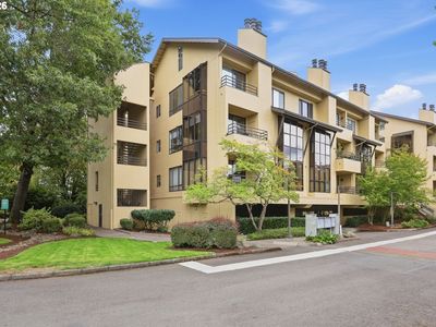 690 Wimbledon Ct