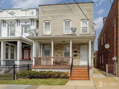 72 Pulaski Ave