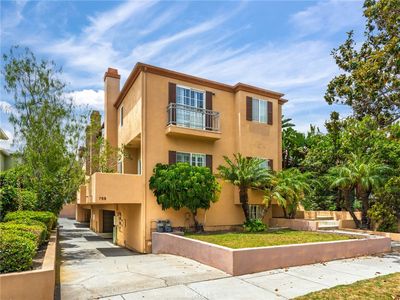 703 Main St APT 2