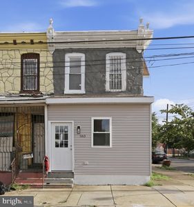 563 Bailey St