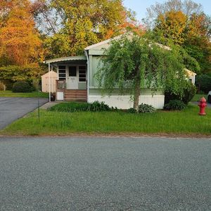 22 Thayer Dr