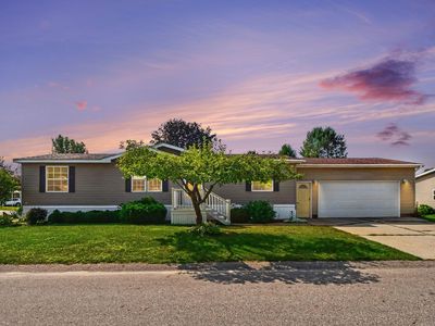 3524 Cloverfield Dr NE