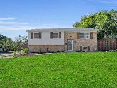 725 E Crescentville Rd