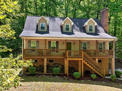 2 Dogwood Ln