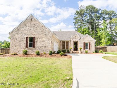 401 Castlewoods Blvd