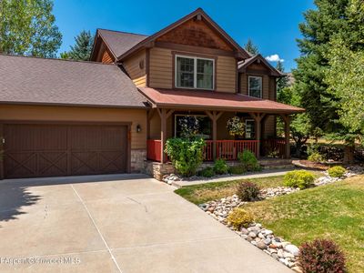 815 Clubhouse Dr