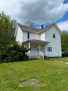 134 Maple Ave SE