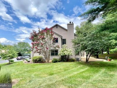 51 Manor Dr
