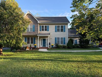 216 Holland Ct