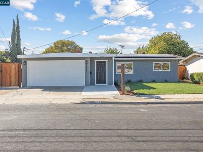 2697 Mayfair Ave