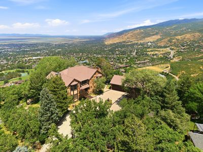 1501 Maple Hills Dr