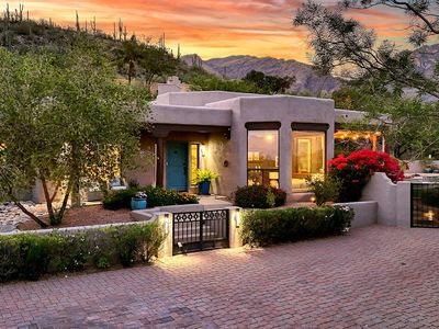 6261 E Calle De Mirar