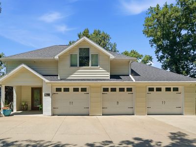 1737 Country Club Ln