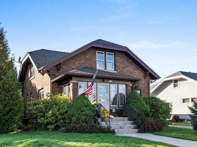 946 N 10th STREET