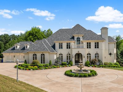 108 Carriage Hill Dr