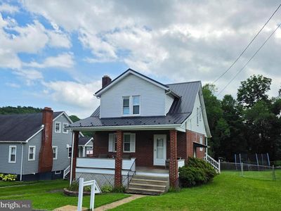 512 Forester Ave