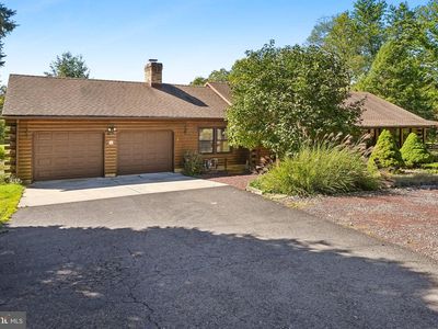 9 Eleanor Ln