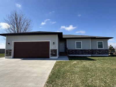 Property at 1508 Country Club Dr, Elk Point, SD