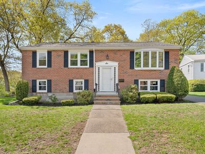 6 Cedarcrest Ter