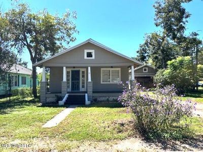 438 Ballentine St