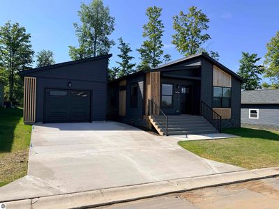 1420 New Horizons Trl