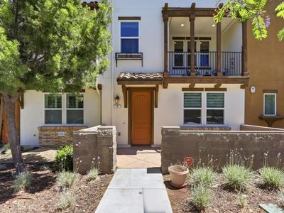 2758 Montecito Vista Way #4