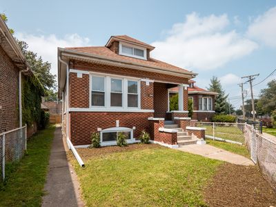 8504 S Baltimore Ave